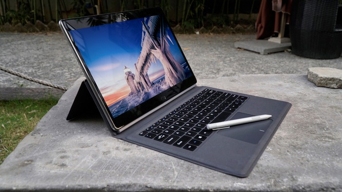 Ноутбук-трансформер Chuwi CoreBook успешно профинансирован и выйдет в марте 2018
